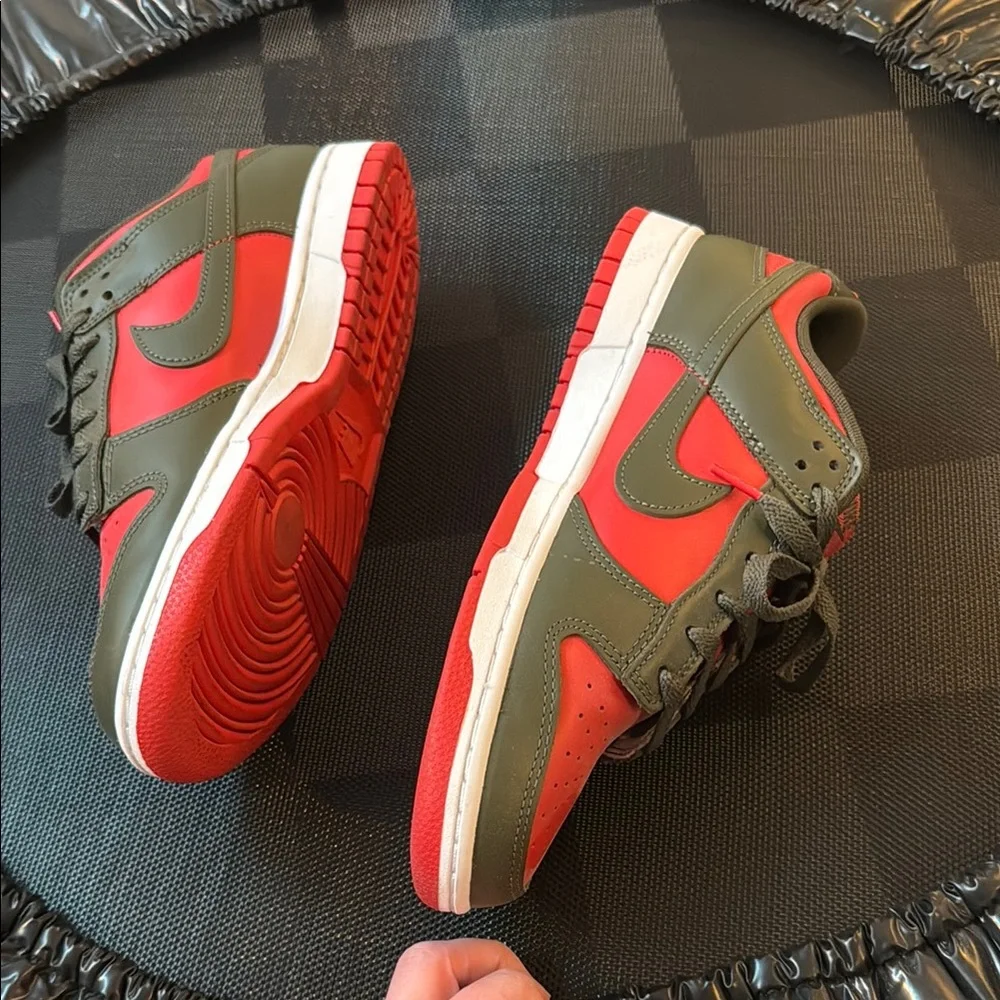 Nike Men's Red black/gray dunks - Picture 3 of 5